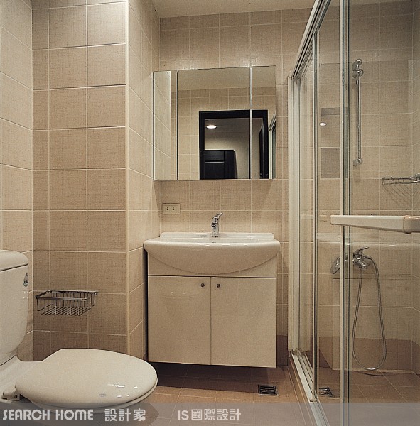 先不管怎麼擋怎麼補，至少浴室這個濕氣橫生的地方，可