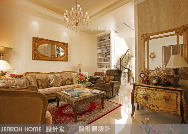 壁紙，最會畫虎嵐的建材
歐洲高級奢華風的居家空間裡