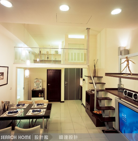 要點06：可別五花八色，淺色較佳
即然空間小，當然在