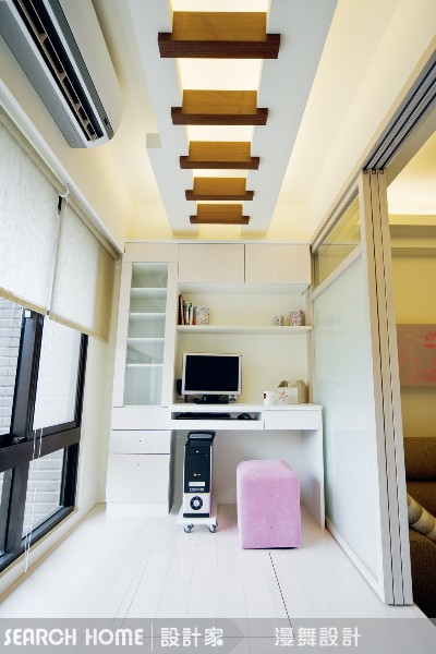 規劃9、滑軌收納設計，搬移方便
建議收納櫃盡量設計