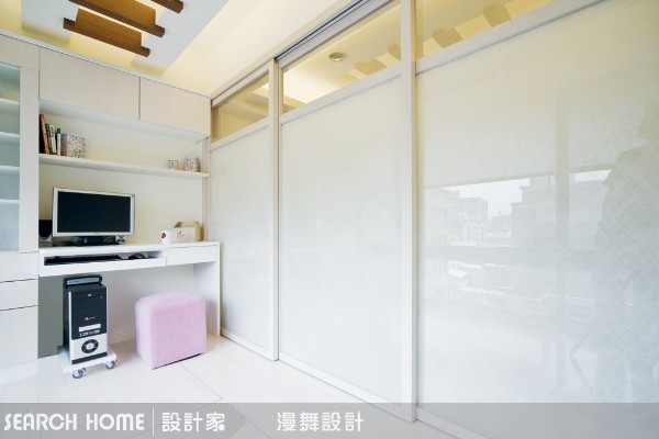 之所以叫「多功能室」，而不叫「和室」或是「書房」，