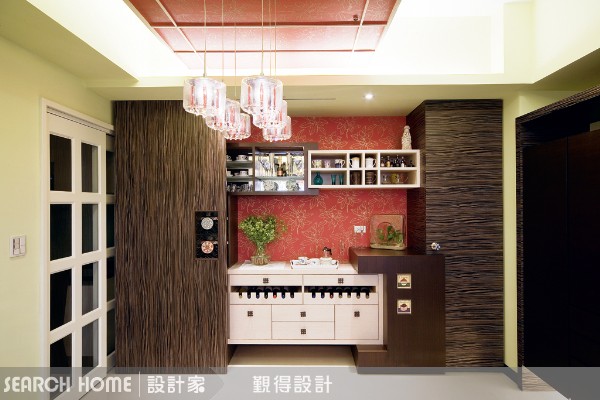 重點3、把東西統統收到牆面去
想要脫離「雜物堆淹腳