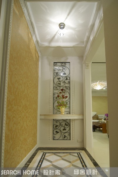 『豪』的很閃亮！整面牆貼上金箔、貼銀箔
千萬不要以