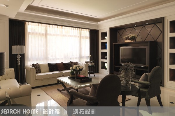 1：地毯尺寸的秘技
舖地毯時一定要比沙發最長邊多，