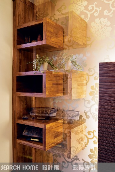 會移動的和室桌
窗邊平台不稀奇，和室桌也不稀奇，但