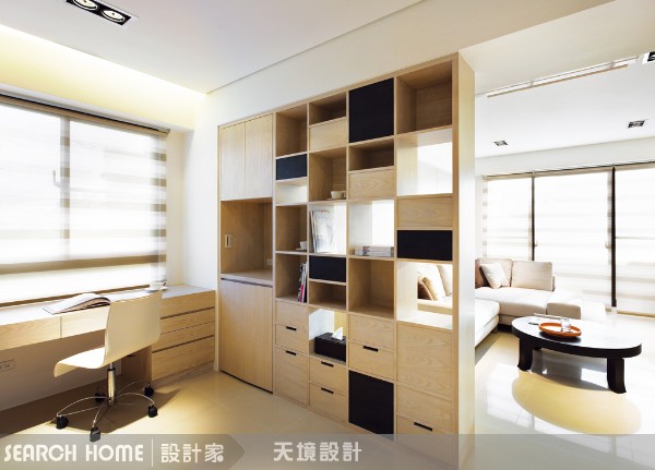 Action05：看書總要有燈吧～！
當然別為了規劃書櫃，