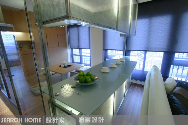 設計手法６：運用噴砂玻璃當燈箱兼隔間
噴砂玻璃的問