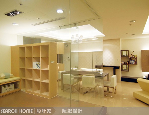 Action05：看書總要有燈吧～！
當然別為了規劃書櫃，