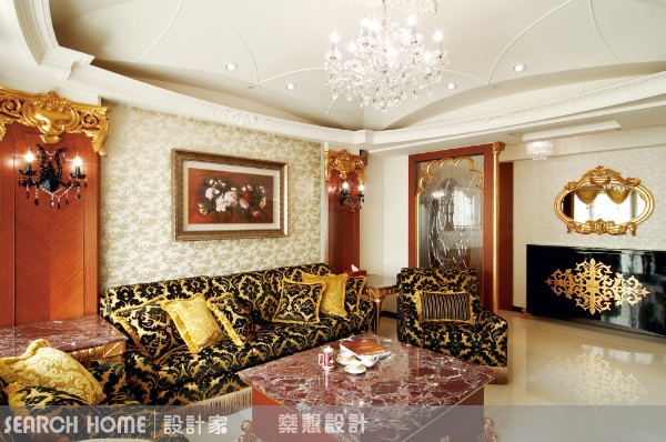 鏡面烤漆玻璃的奢華
前幾年時尚界刮起的『低調奢華』