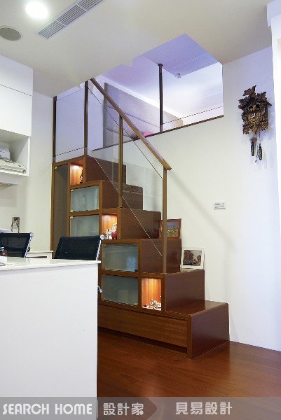 要點06：可別五花八色，淺色較佳
即然空間小，當然在