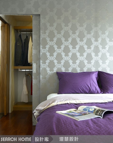 沒有床頭板，與人溝通不良
床頭要靠牆＋一定要有床頭