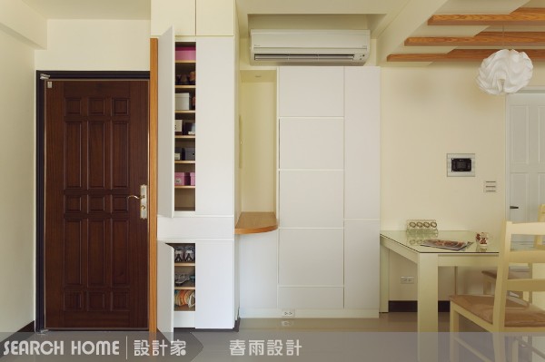 大都會區寸土寸金，公寓大樓聳立，小市民就算是室內一