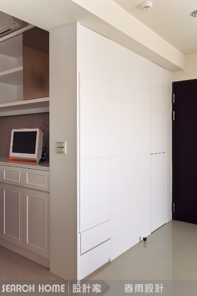 要點04：顏色最好要一致
當門與牆拉在同一水平上，接