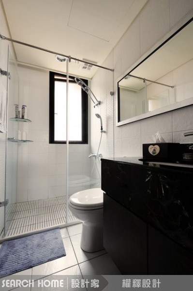 以下是幾種浴室的不敗收納法：
轉角架及三角架：
九