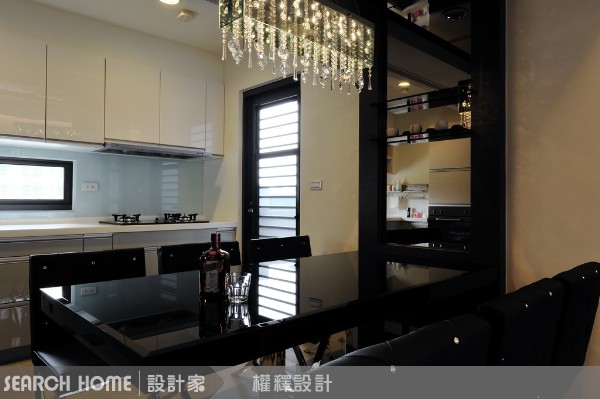 要成為一隻有資格的敗犬，那可是不簡單，經濟上能夠獨