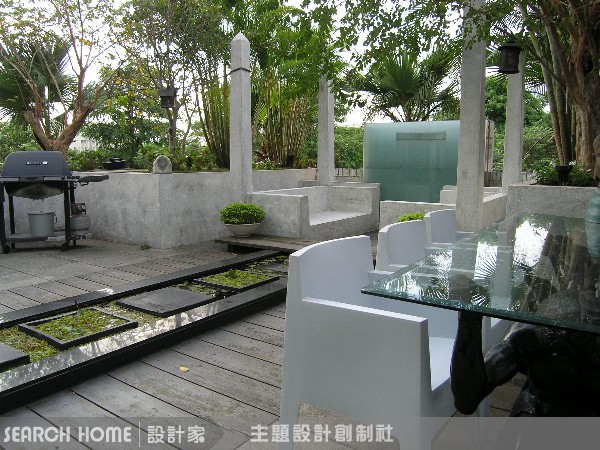 情境：鈴鈴鈴…電話鈴響。「Amy阿我是Amber拉，出來喝