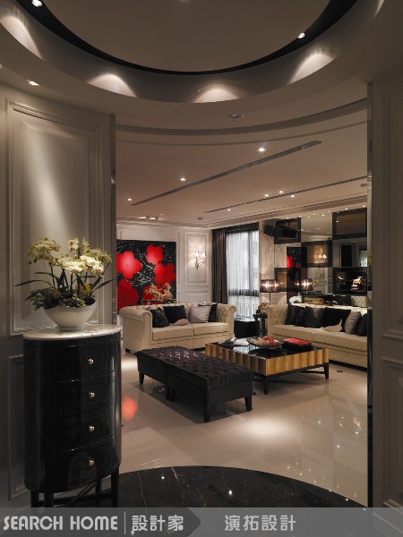 （２）從空間下手
要營造奢華或精品風格的居家，黑色