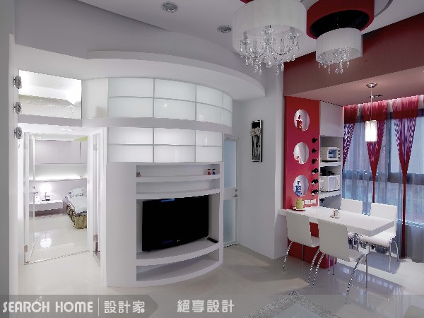 原則9、裝潢以舒適為首要
客廳的居家佈置，不同於商