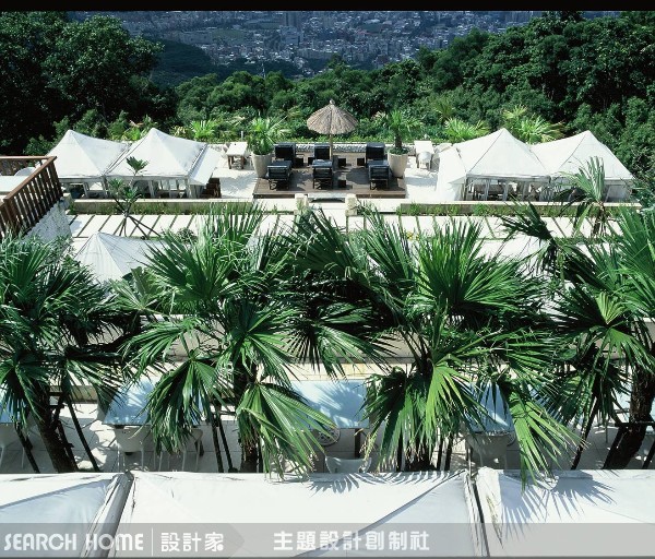 情境：鈴鈴鈴…電話鈴響。「Amy阿我是Amber拉，出來喝