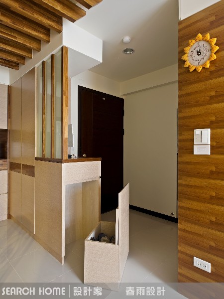 會移動的和室桌
窗邊平台不稀奇，和室桌也不稀奇，但