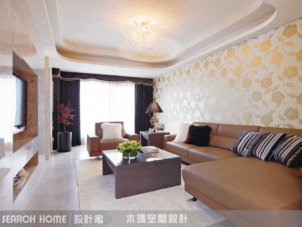 壁紙，最會畫虎嵐的建材
歐洲高級奢華風的居家空間裡