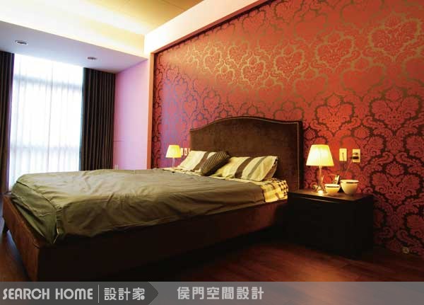 誰說客廳的背牆只能白悽悽一片？現在都流行雕花、壁貼