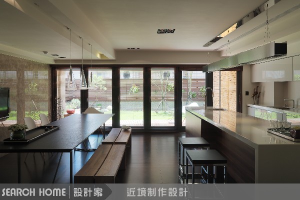 餐廳可以這樣設計
說到沒有圍牆的開放設計，大宅門裡