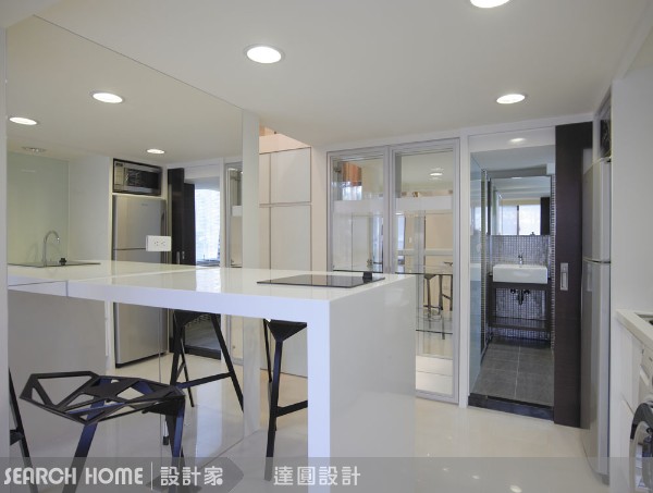 空間錯覺術——縮放的特效
運用材質的搭配，讓空間具