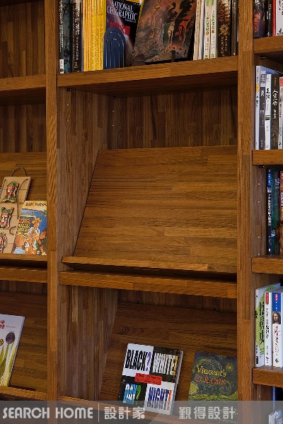 會移動的和室桌
窗邊平台不稀奇，和室桌也不稀奇，但