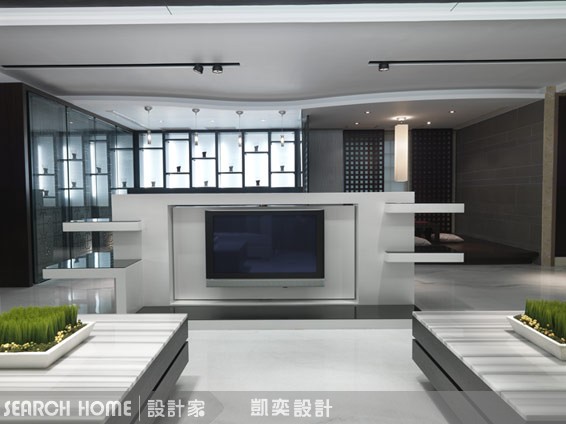 變形金剛很厲害，可以是餐桌可以是吧台可以是收納櫃，