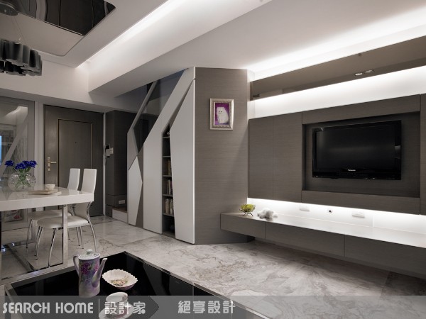 空間錯覺術——縮放的特效
運用材質的搭配，讓空間具