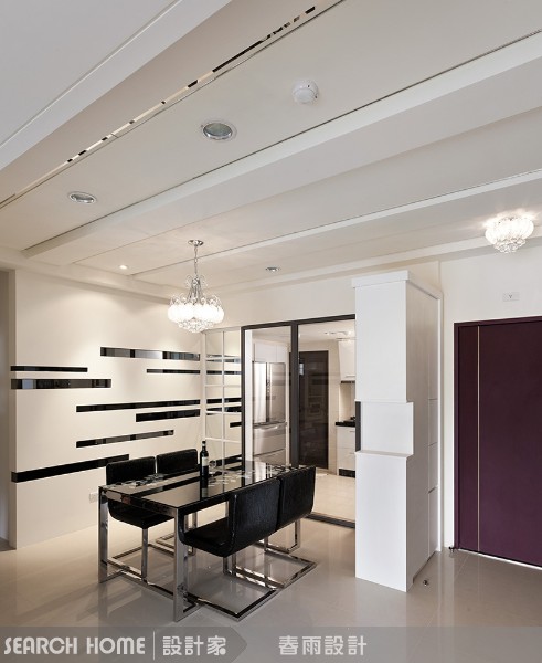 會移動的和室桌
窗邊平台不稀奇，和室桌也不稀奇，但