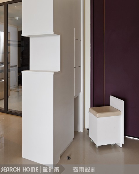 會移動的和室桌
窗邊平台不稀奇，和室桌也不稀奇，但