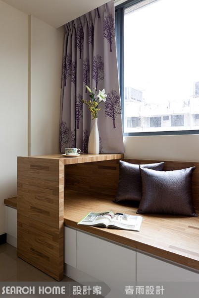 會移動的和室桌
窗邊平台不稀奇，和室桌也不稀奇，但