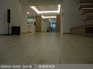 超耐磨地板兼具環保性，花色種類也較多。[2]