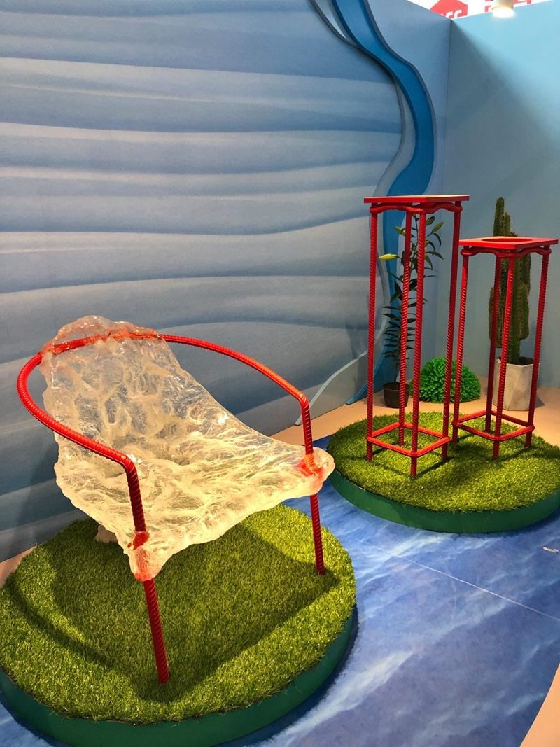 以特殊建材结合钢筋，刚强而简单的线条，彷佛包浩斯美学的变种。