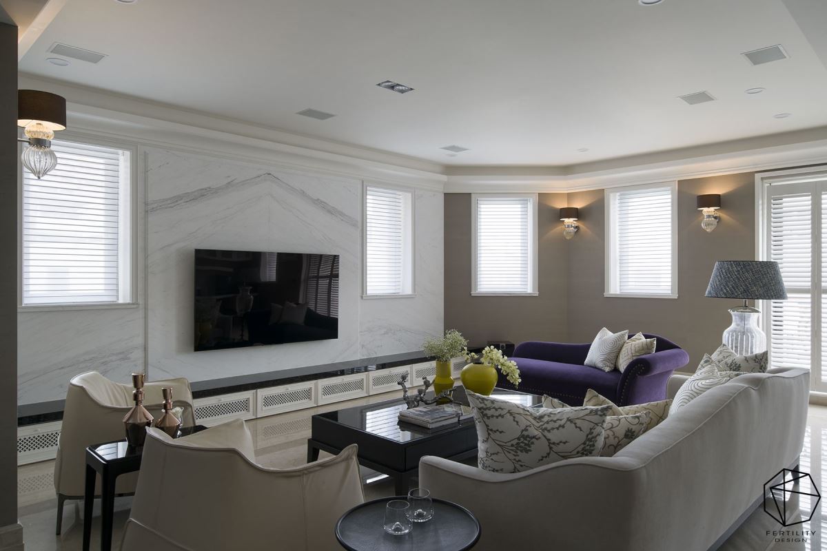 三楼空间，额外规划小客厅，有别于一楼的大客厅，作为一家人专属的凝聚感情场域。