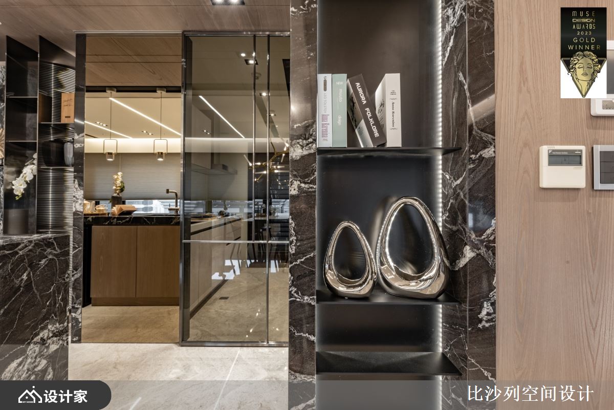 比沙列设计团队将日常炊烟与公领域做出区隔。