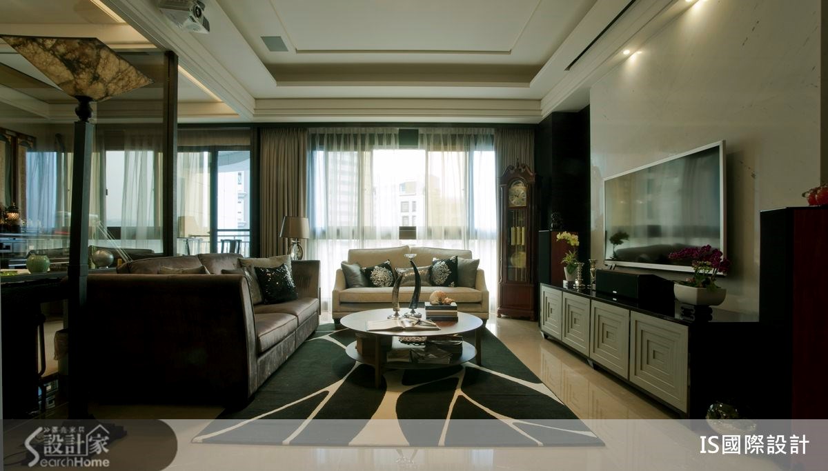 运用建材与颜色搭配，打造新古典艺术宅