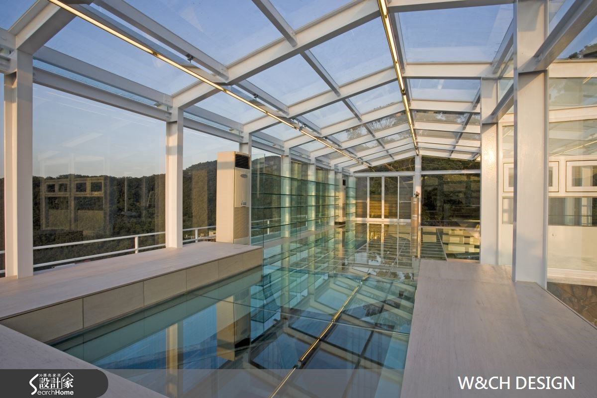 山林美景合而为一，水晶玻璃书屋这样造