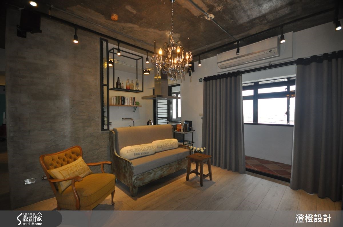 走进蓝色大门，Loft单身窝的青春记忆