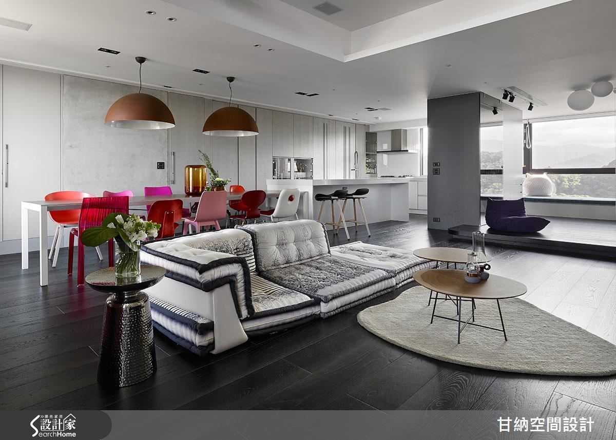 在净白中感受缤纷色彩，老屋变身Loft感居宅