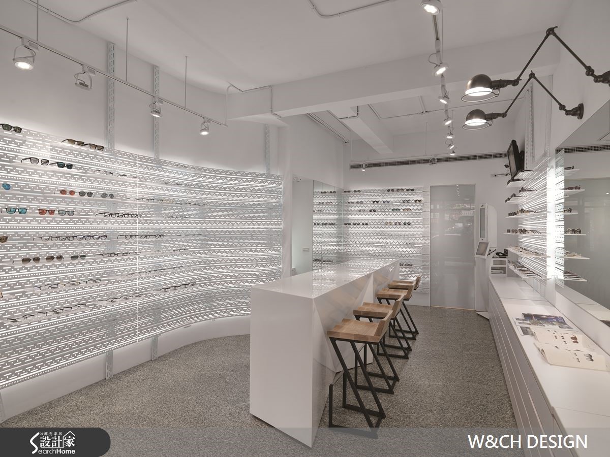 几何造型配亮白色系，眼镜店更有潮流范儿