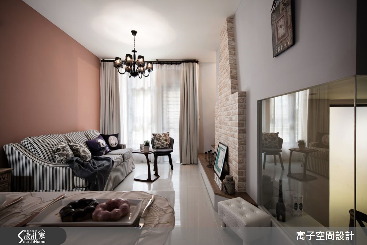 添壁炉和通透隔断，乡村风小户型开阔有型