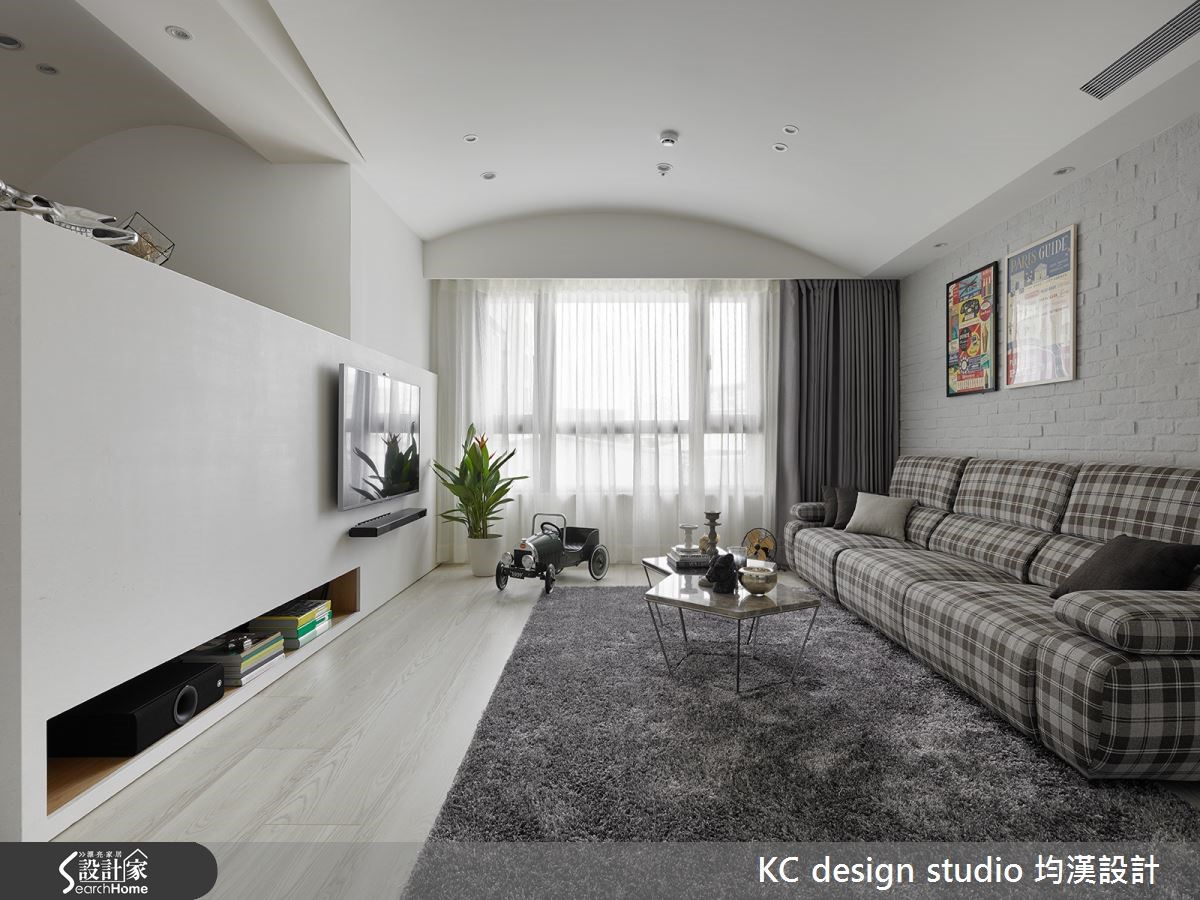 充满圆弧律动的89平米小家现代宅