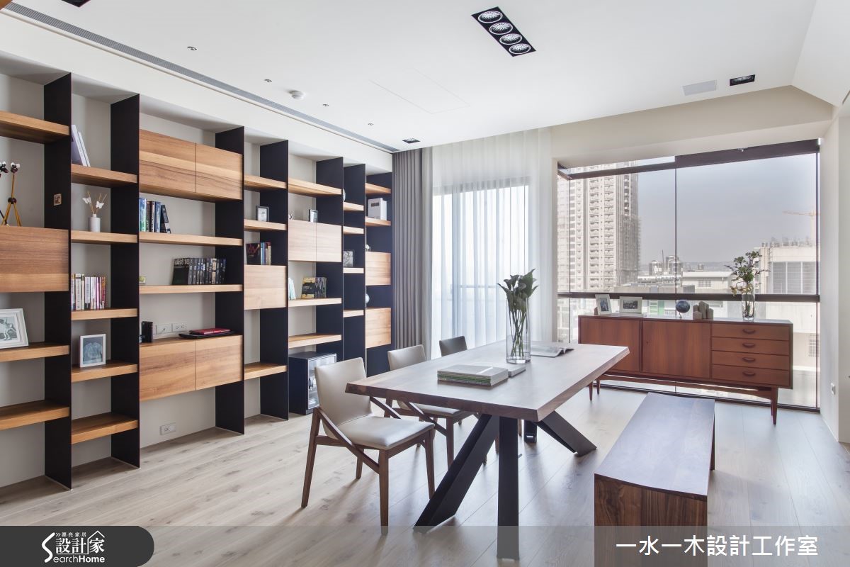 开放空间注入大量木质，营造自然风大宅