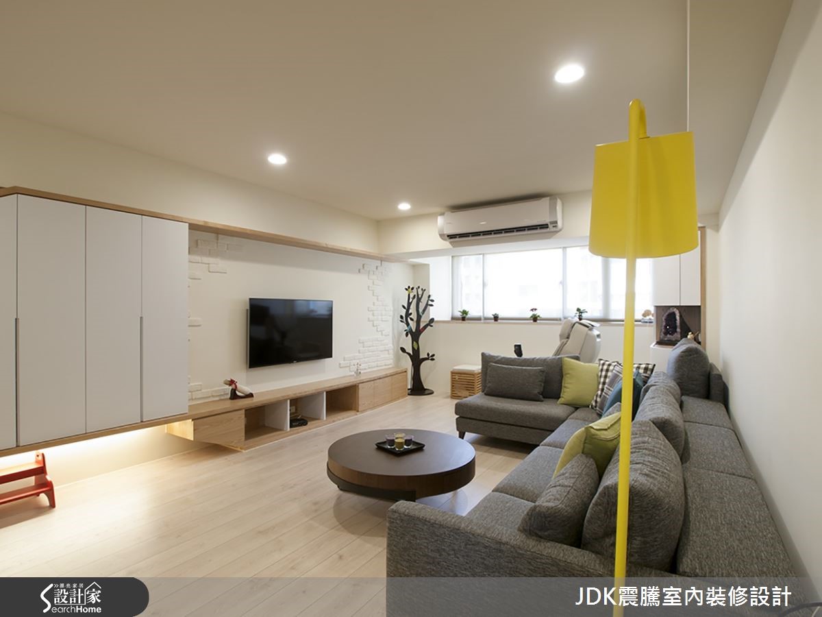 挪除隔断及清淡用色，营造轻透阳光宅