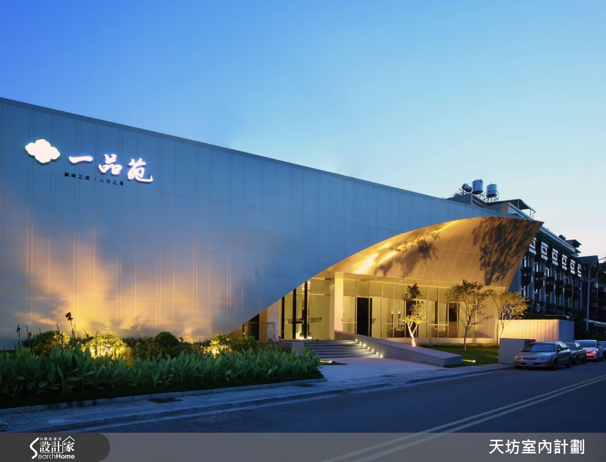 融入雕塑手法和光影，展现大器风范的建筑