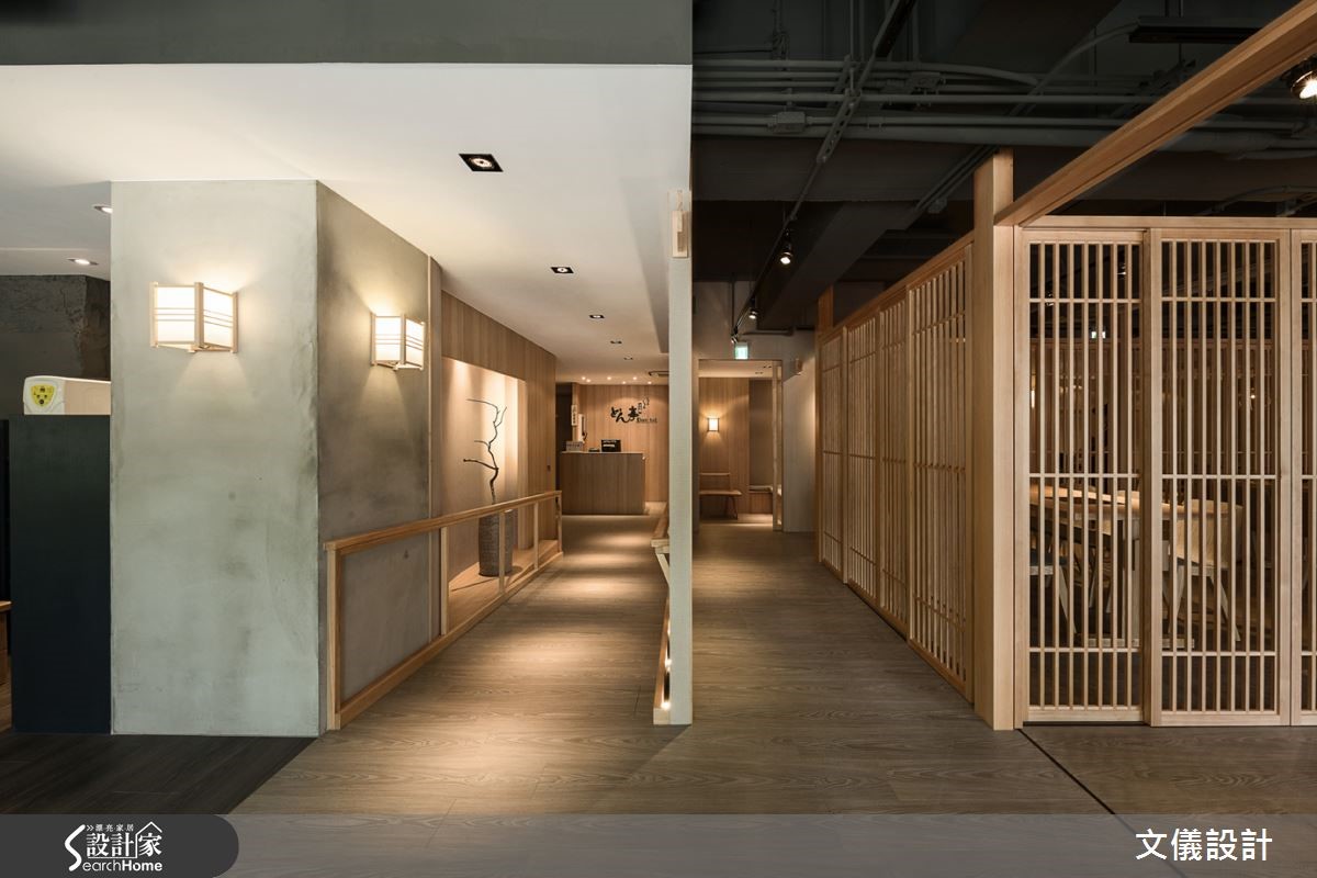 旧建材新光影，融入侘寂精神的日式餐厅