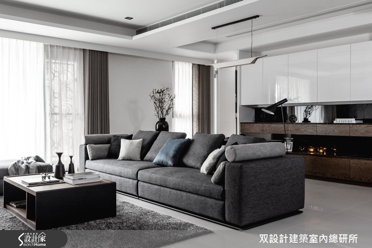 低彩色系佐大量木石，精雕细琢如艺品的家